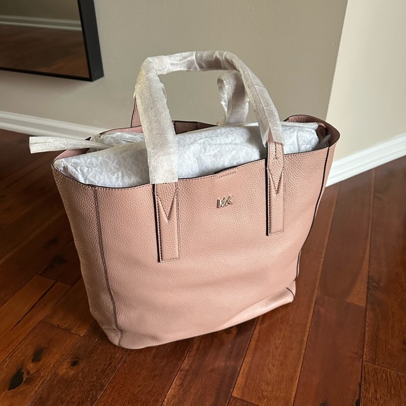 Michael Kors Junie Large Tote - Picture 1 of 8